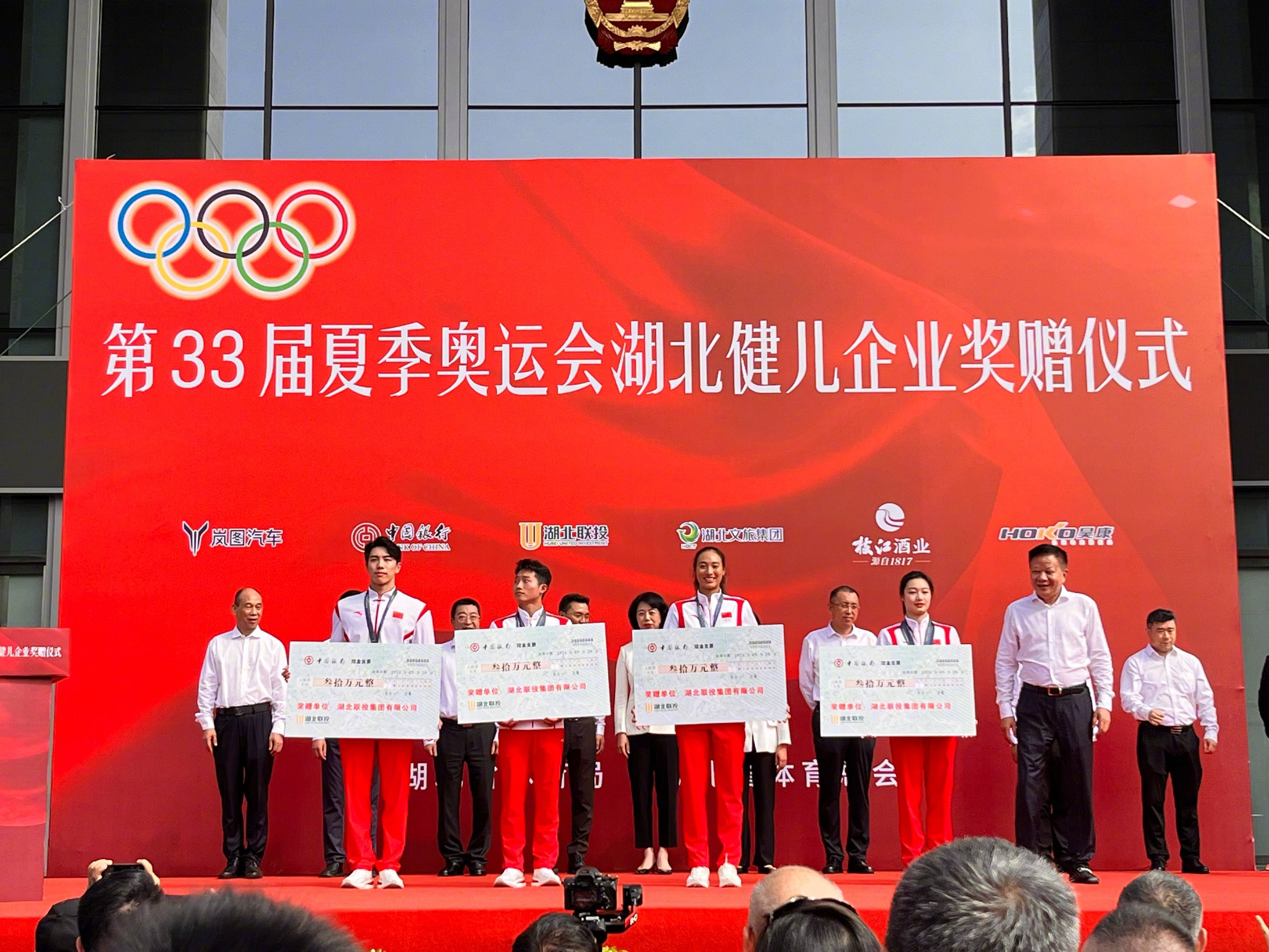 选手表现突出，屡屡登上领奖台