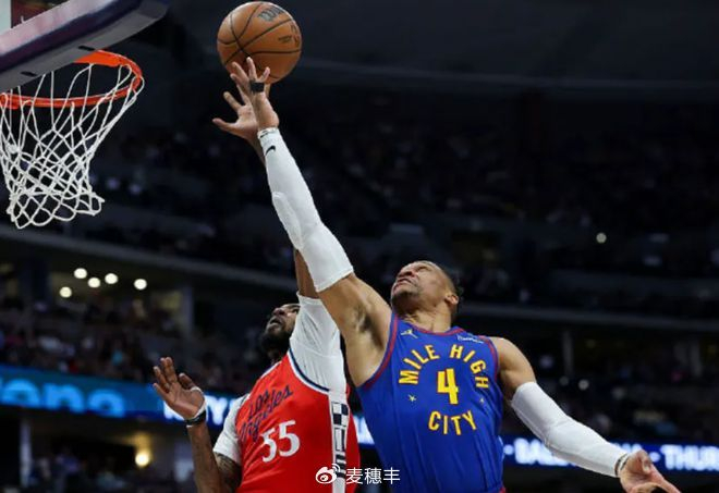 关于中国男篮完胜掘金，威斯布鲁克爆发神勇的信息