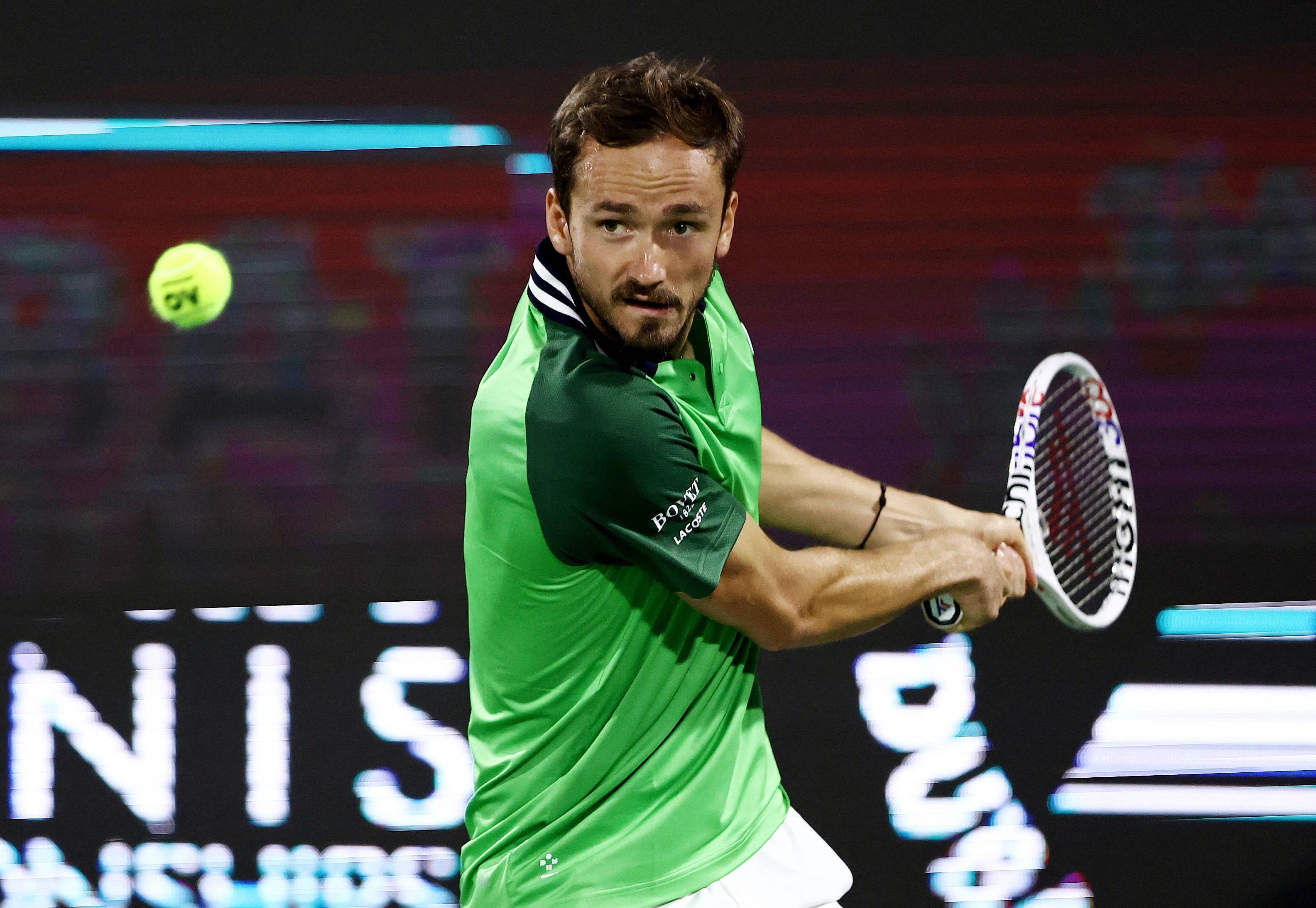 包含世界网球队绝杀法国网球队，梅德韦杰夫绝境逆转的词条