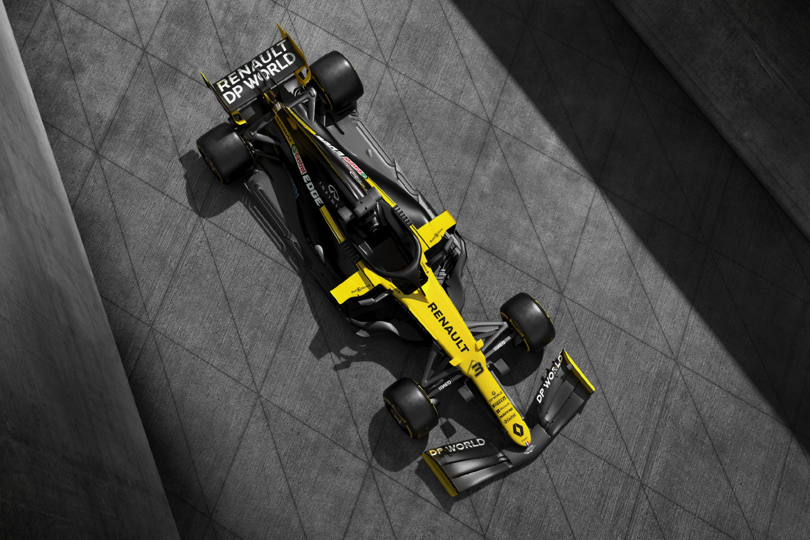 哈斯车队险胜雷诺车队，皮亚斯特里状态火热的简单介绍