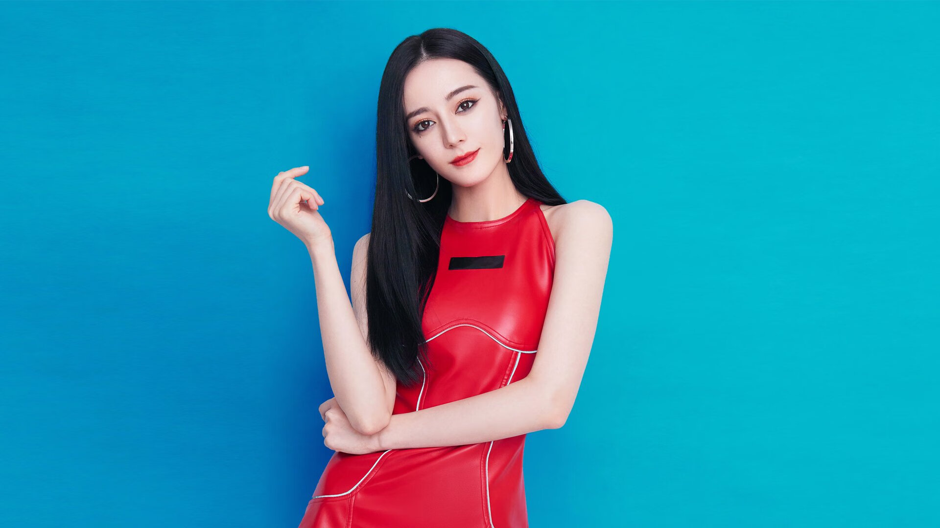 莱万的接管与卡塔尔的带走，足球场上的新权力游戏