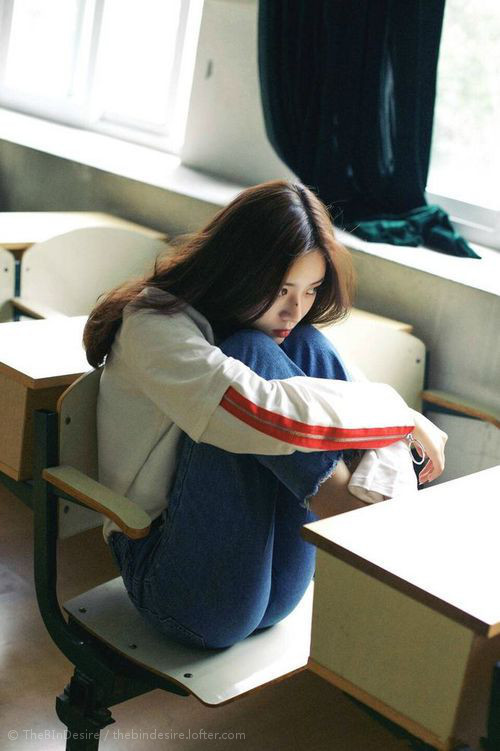 沙漠风暴席卷绿茵场，伊拉克闪电反击击沉乌拉圭，奥斯梅恩独造三球惊艳世界